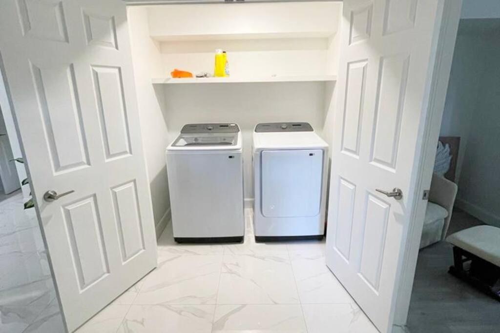 Stylish And Luxurious Apartment Basement Unit Longueuil Exteriér fotografie